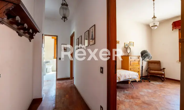 Rexer-Cento-Ampio-appartamento-con-garage-e-spazi-accessori-in-vendita-a-Cento-Altro