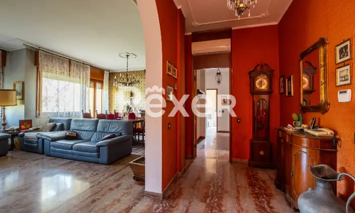 Rexer-Cento-Ampio-appartamento-con-garage-e-spazi-accessori-in-vendita-a-Cento-Altro