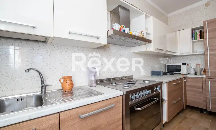 Rexer-Cento-Ampio-appartamento-con-garage-e-spazi-accessori-in-vendita-a-Cento-Altro