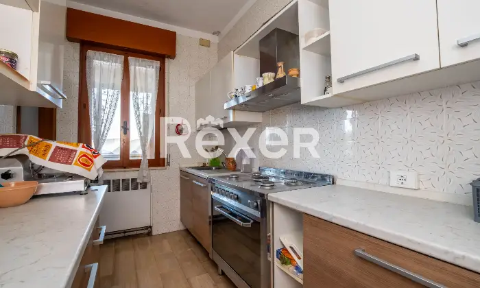 Rexer-Cento-Ampio-appartamento-con-garage-e-spazi-accessori-in-vendita-a-Cento-Altro