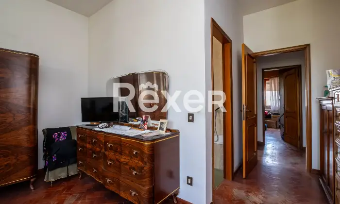 Rexer-Cento-Ampio-appartamento-con-garage-e-spazi-accessori-in-vendita-a-Cento-Altro