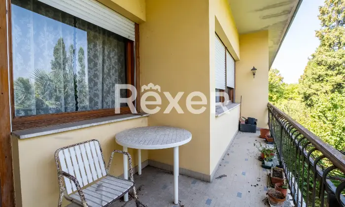 Rexer-Cento-Ampio-appartamento-con-garage-e-spazi-accessori-in-vendita-a-Cento-Altro
