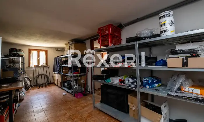 Rexer-Cento-Ampio-appartamento-con-garage-e-spazi-accessori-in-vendita-a-Cento-Altro