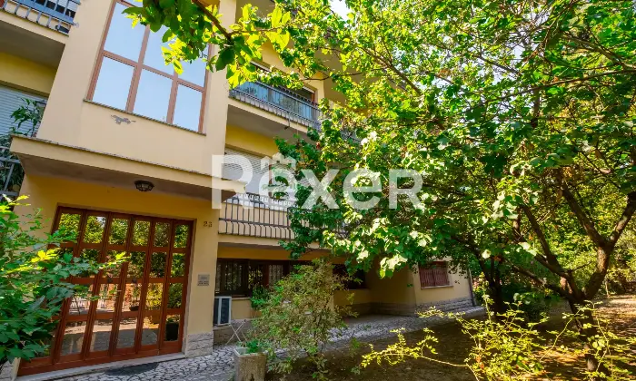 Rexer-Cento-Ampio-appartamento-con-garage-e-spazi-accessori-in-vendita-a-Cento-Altro