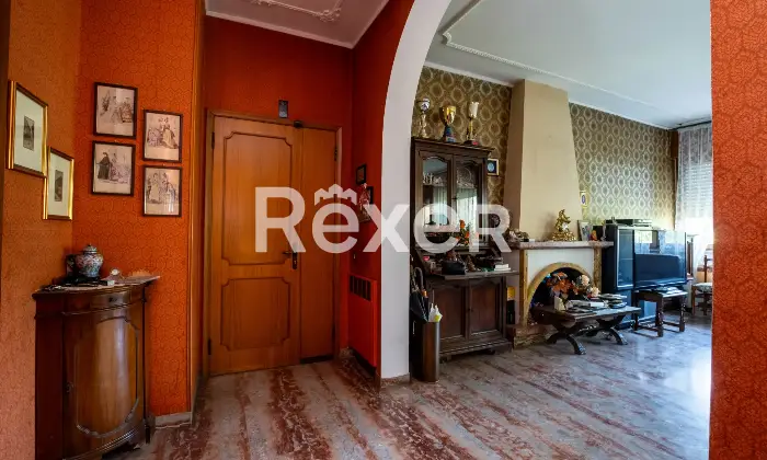 Rexer-Cento-Ampio-appartamento-con-garage-e-spazi-accessori-in-vendita-a-Cento-Altro