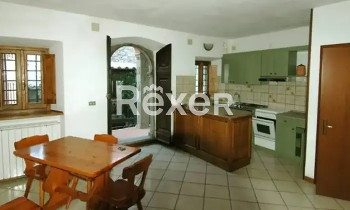 Rexer-Camporgiano-Casa-indipendente-con-terrazza-giardino-e-taverna-a-Camporgiano-LU-Altro