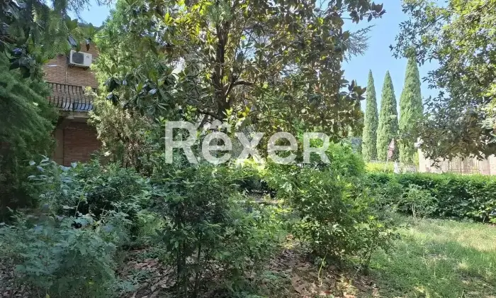 Rexer-Poggibonsi-Villa-con-ampio-giardino-privato-in-zona-residenziale-a-Poggibonsi-Altro