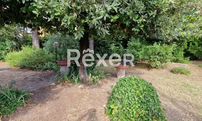 Rexer-Poggibonsi-Villa-con-ampio-giardino-privato-in-zona-residenziale-a-Poggibonsi-Altro