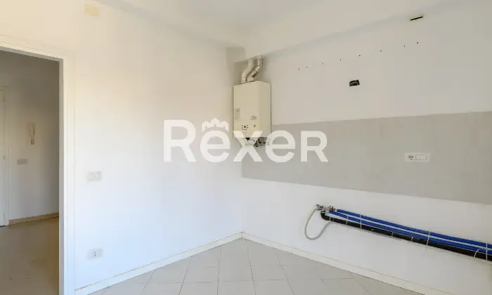 Rexer-Padova-Appartamento-di-ampia-metratura-termoautonomo-composto-da-soggiorno-terrazza-cucina-abitabile-tre-camere-doppi-servizi-ripostiglio-e-garage-grande-Altro
