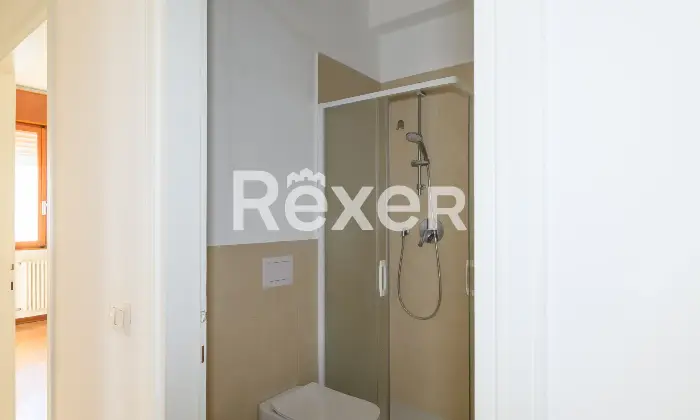 Rexer-Padova-Appartamento-di-ampia-metratura-termoautonomo-composto-da-soggiorno-terrazza-cucina-abitabile-tre-camere-doppi-servizi-ripostiglio-e-garage-grande-Altro