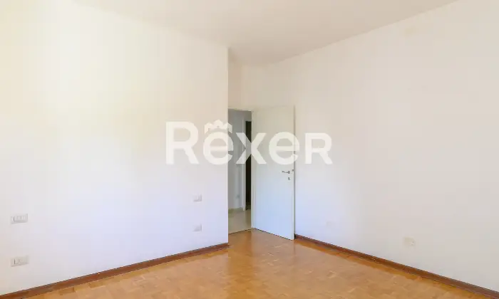 Rexer-Padova-Appartamento-di-ampia-metratura-termoautonomo-composto-da-soggiorno-terrazza-cucina-abitabile-tre-camere-doppi-servizi-ripostiglio-e-garage-grande-Altro