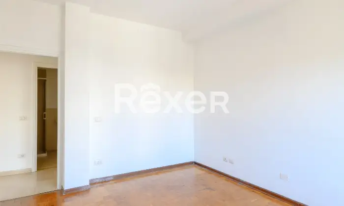 Rexer-Padova-Appartamento-di-ampia-metratura-termoautonomo-composto-da-soggiorno-terrazza-cucina-abitabile-tre-camere-doppi-servizi-ripostiglio-e-garage-grande-Altro