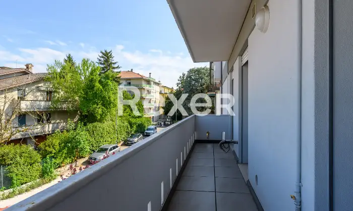 Rexer-Padova-Appartamento-di-ampia-metratura-termoautonomo-composto-da-soggiorno-terrazza-cucina-abitabile-tre-camere-doppi-servizi-ripostiglio-e-garage-grande-Altro