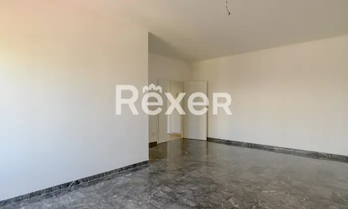 Rexer-Padova-Appartamento-di-ampia-metratura-termoautonomo-composto-da-soggiorno-terrazza-cucina-abitabile-tre-camere-doppi-servizi-ripostiglio-e-garage-grande-Altro