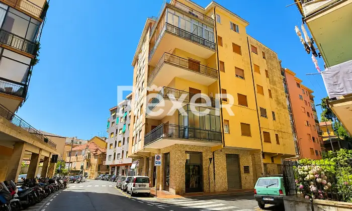 Rexer-Albissola-Marina-A-POCHI-PASSI-DAL-MARE-Altro