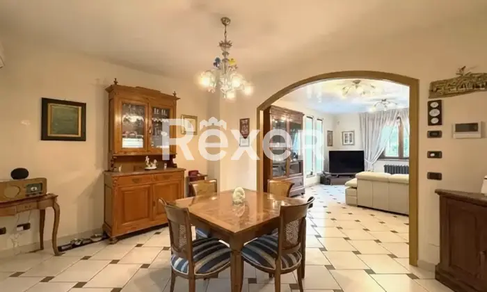 Rexer-Poggio-a-Caiano-Villa-indipendente-di-lusso-in-vendita-a-Poggio-a-Caiano-con-ampio-giardino-privato-Altro