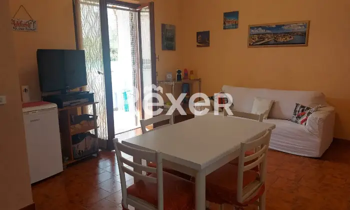 Rexer-Sabaudia-Apartment-with-a-garden-in-Sabaudia-Sala