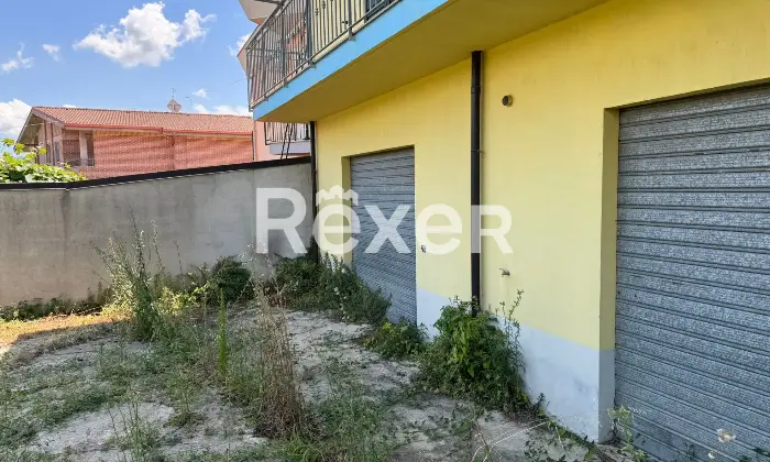 Rexer-San-Vito-Sullo-Ionio-Spaziosa-casa-indipendente-con-due-garage-giardino-e-ambienti-da-personalizzare-Altro