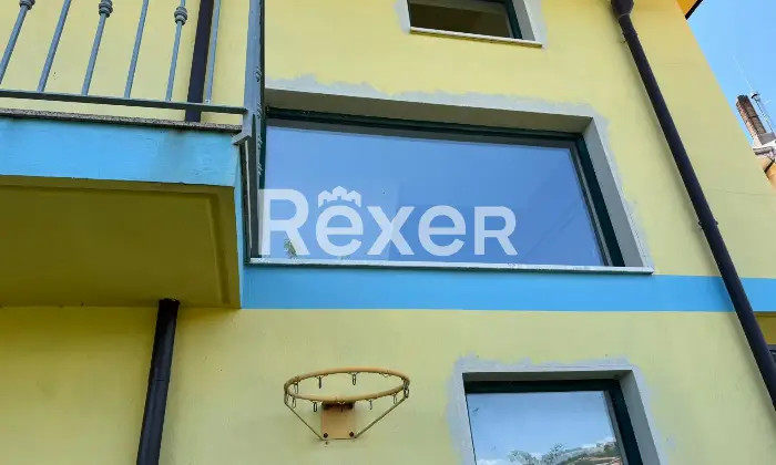 Rexer-San-Vito-Sullo-Ionio-Spaziosa-casa-indipendente-con-due-garage-giardino-e-ambienti-da-personalizzare-Altro