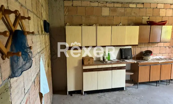 Rexer-San-Vito-Sullo-Ionio-Spaziosa-casa-indipendente-con-due-garage-giardino-e-ambienti-da-personalizzare-Altro