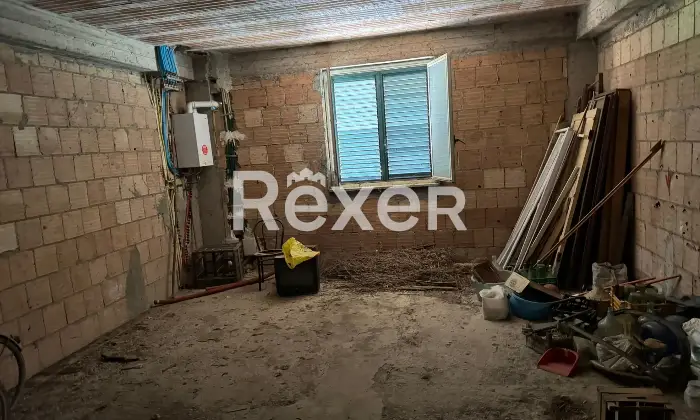 Rexer-San-Vito-Sullo-Ionio-Spaziosa-casa-indipendente-con-due-garage-giardino-e-ambienti-da-personalizzare-Altro