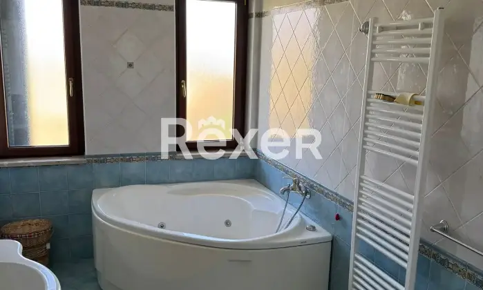 Rexer-San-Vito-Sullo-Ionio-Spaziosa-casa-indipendente-con-due-garage-giardino-e-ambienti-da-personalizzare-Altro
