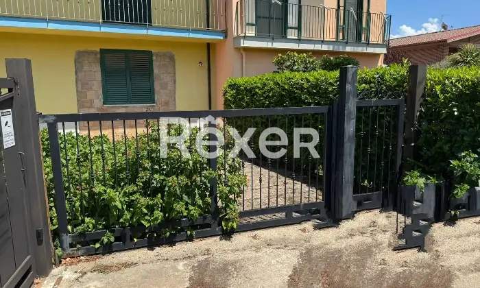 Rexer-San-Vito-Sullo-Ionio-Spaziosa-casa-indipendente-con-due-garage-giardino-e-ambienti-da-personalizzare-Altro