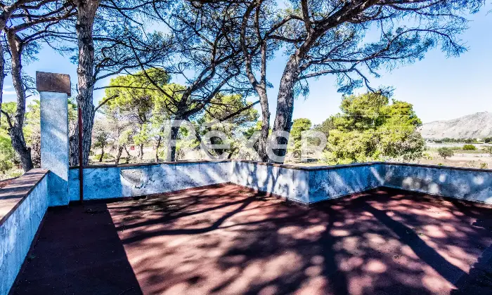 Rexer-Mondragone-Villa-con-giardino-privato-e-ampio-terrazzo-in-localit-Pineta-Riviera-Mondragone-CE-Terrazzo
