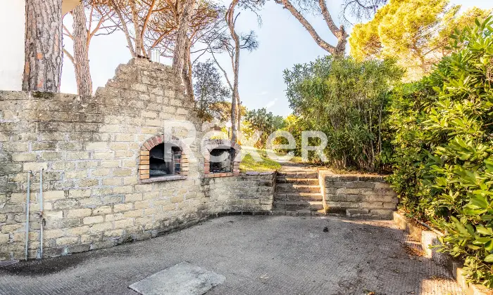 Rexer-Mondragone-Villa-con-giardino-privato-e-ampio-terrazzo-in-localit-Pineta-Riviera-Mondragone-CE-Altro