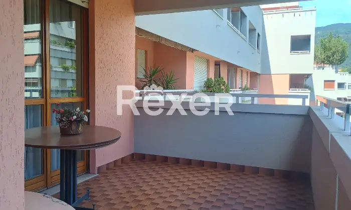 Rexer-Como-NUDA-PROPRIETA-in-condominio-signorile-con-portineria-Altro