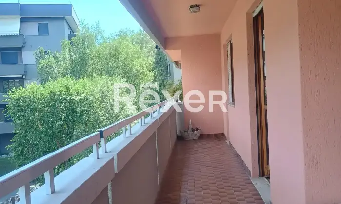 Rexer-Como-NUDA-PROPRIETA-in-condominio-signorile-con-portineria-Altro