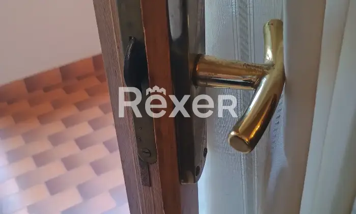 Rexer-Como-NUDA-PROPRIETA-in-condominio-signorile-con-portineria-Altro