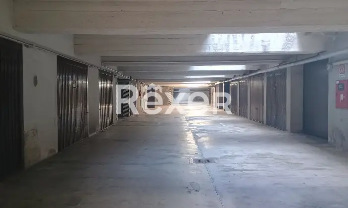 Rexer-Como-NUDA-PROPRIETA-in-condominio-signorile-con-portineria-Altro