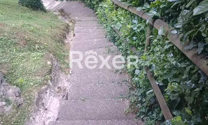 Rexer-Como-NUDA-PROPRIETA-in-condominio-signorile-con-portineria-Altro
