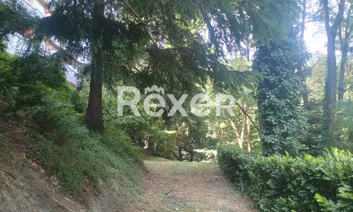 Rexer-Como-NUDA-PROPRIETA-in-condominio-signorile-con-portineria-Altro