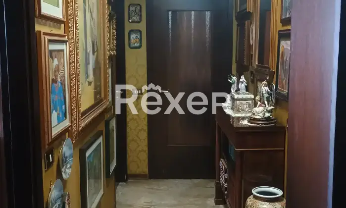 Rexer-Como-NUDA-PROPRIETA-in-condominio-signorile-con-portineria-Altro