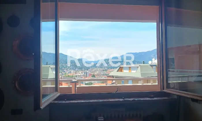 Rexer-Como-NUDA-PROPRIETA-in-condominio-signorile-con-portineria-Altro