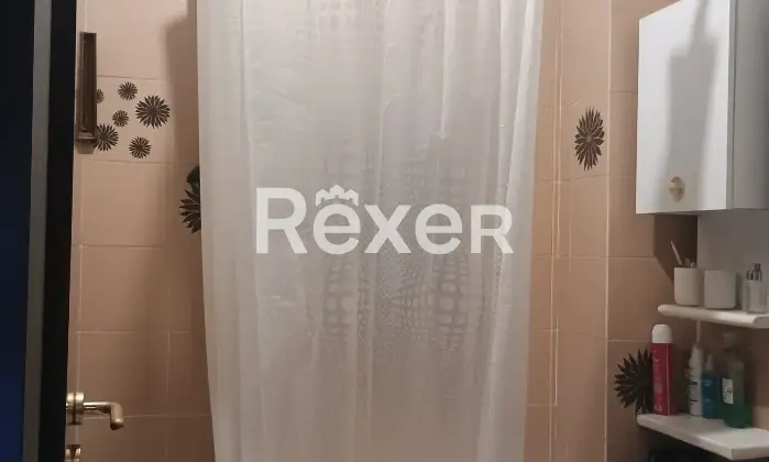 Rexer-Como-NUDA-PROPRIETA-in-condominio-signorile-con-portineria-Altro