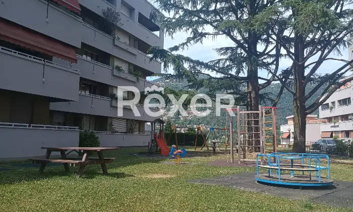 Rexer-Como-NUDA-PROPRIETA-in-condominio-signorile-con-portineria-Altro