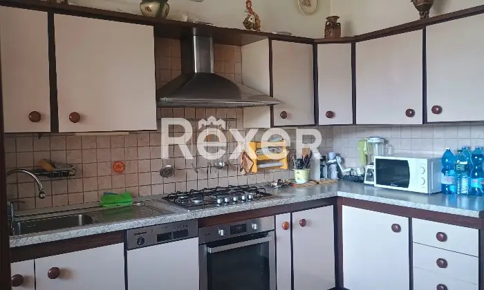 Rexer-Como-NUDA-PROPRIETA-in-condominio-signorile-con-portineria-Altro