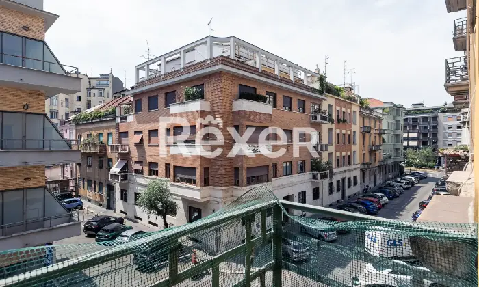 Rexer-Milano-Ampio-appartamento-ristrutturato-di-mq-con-cantina-e-possibilit-box-Altro