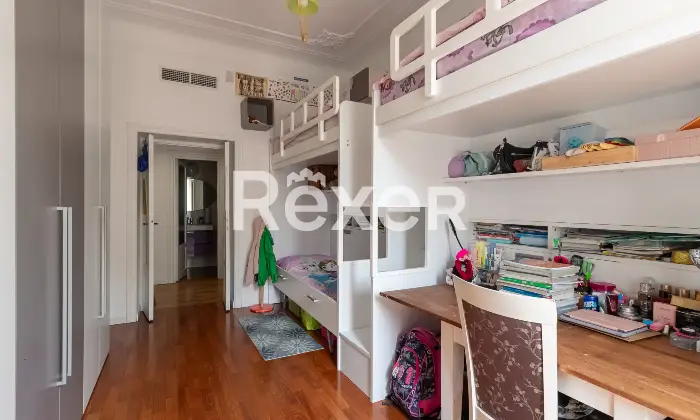Rexer-Milano-Ampio-appartamento-ristrutturato-di-mq-con-cantina-e-possibilit-box-Altro