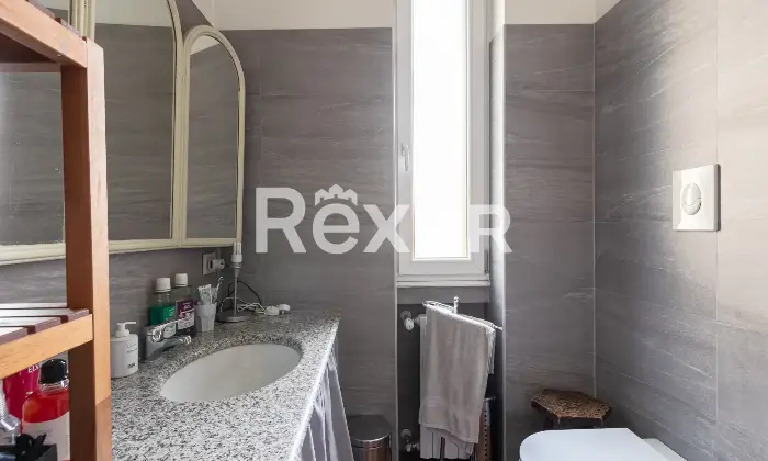 Rexer-Milano-Ampio-appartamento-ristrutturato-di-mq-con-cantina-e-possibilit-box-Altro