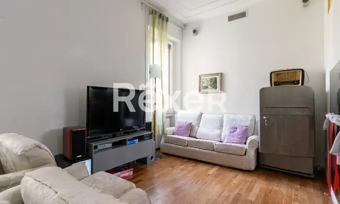 Rexer-Milano-Ampio-appartamento-ristrutturato-di-mq-con-cantina-e-possibilit-box-Altro