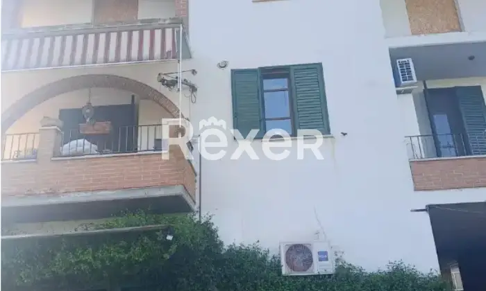 Rexer-Torrita-di-Siena-Torrita-di-Siena-Tre-appartamenti-al-grezzo-in-casa-indipendente-con-garage-e-terreno-Altro
