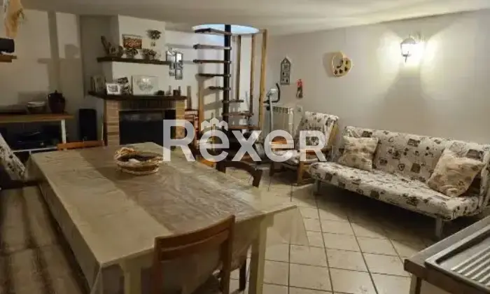 Rexer-Sovicille-Vendesi-casa-indipendente-al-piano-terra-con-giardino-e-rustico-Altro