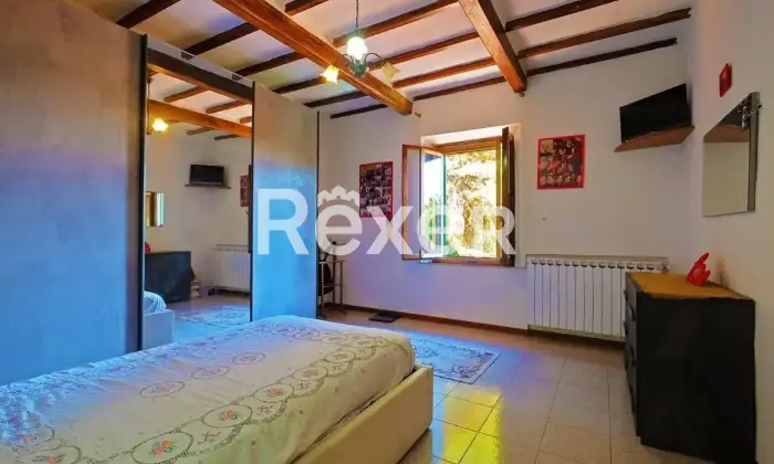 Rexer-Montepulciano-Montepulciano-Ampia-casa-su-due-livelli-con-terreno-edificabile-e-impianto-fotovoltaico-Altro