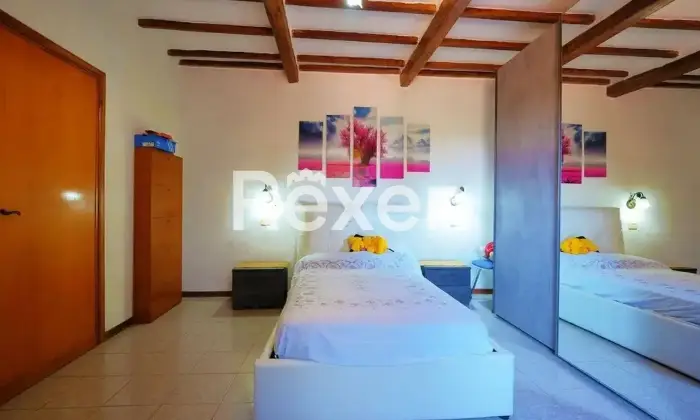 Rexer-Montepulciano-Montepulciano-Ampia-casa-su-due-livelli-con-terreno-edificabile-e-impianto-fotovoltaico-Altro