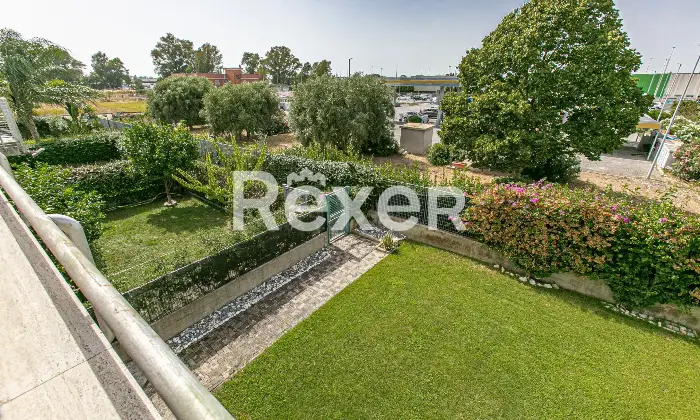 Rexer-Roma-Villa-a-schiera-angolare-su-tre-livelli-con-ampio-giardino-terrazzi-e-Box-auto-Altro