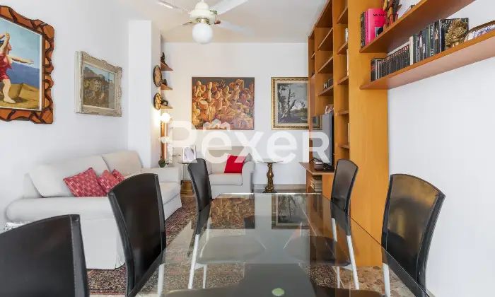 Rexer-Milano-Ampio-appartamento-di-mq-con-quattro-camere-tre-balconi-e-cantina-Altro